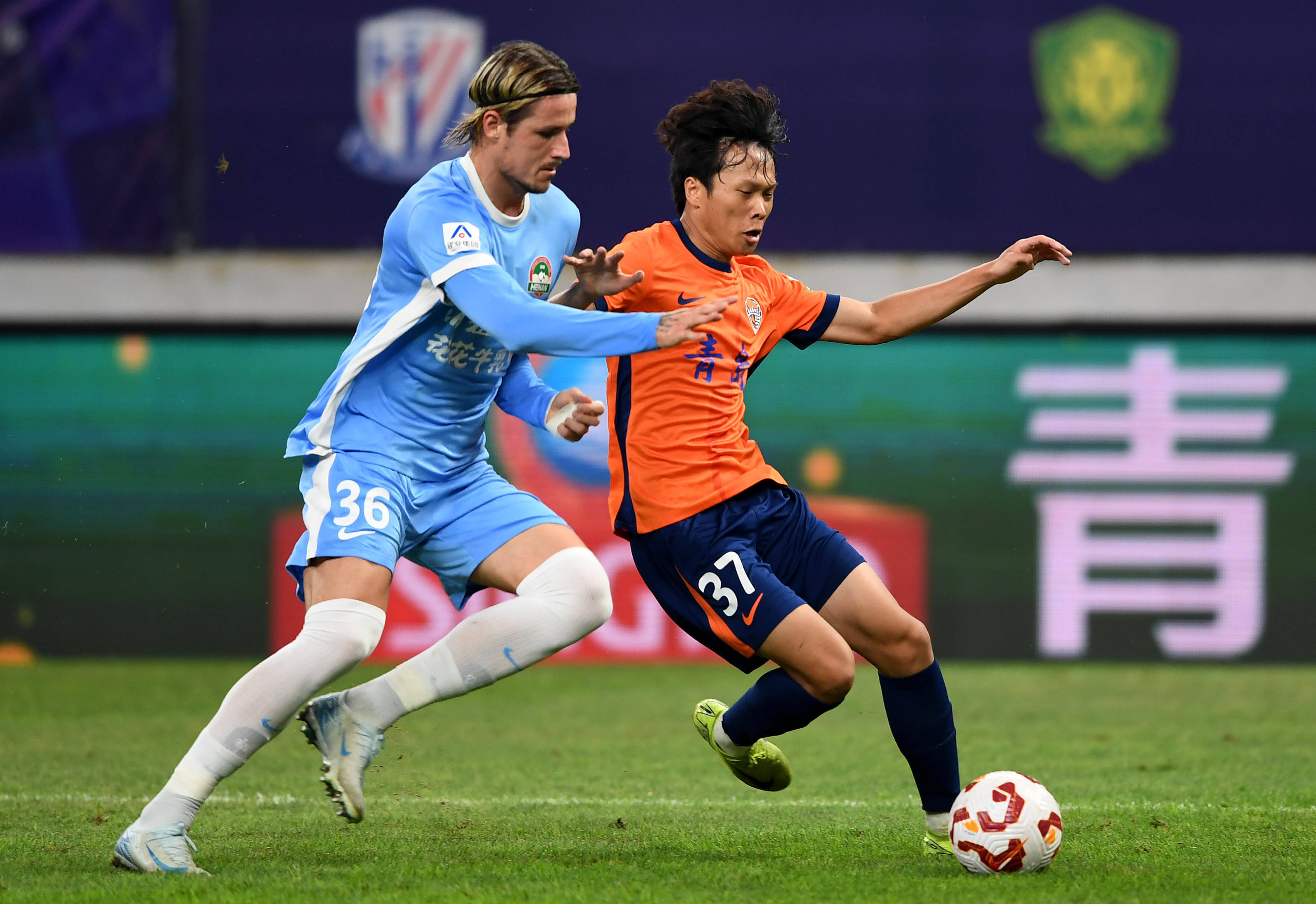 赵鹏：邵佳一人品很不错且性价比高，不行再归化两三个外援