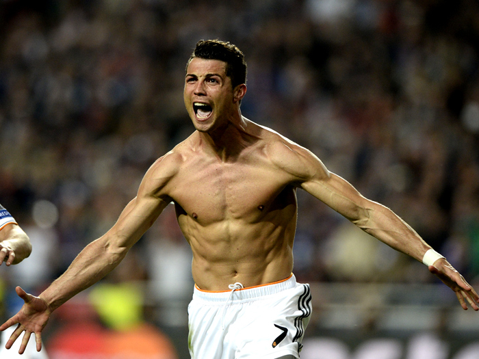 懂球妹采访：她是切尔西球迷，最喜欢阿扎尔和坎特