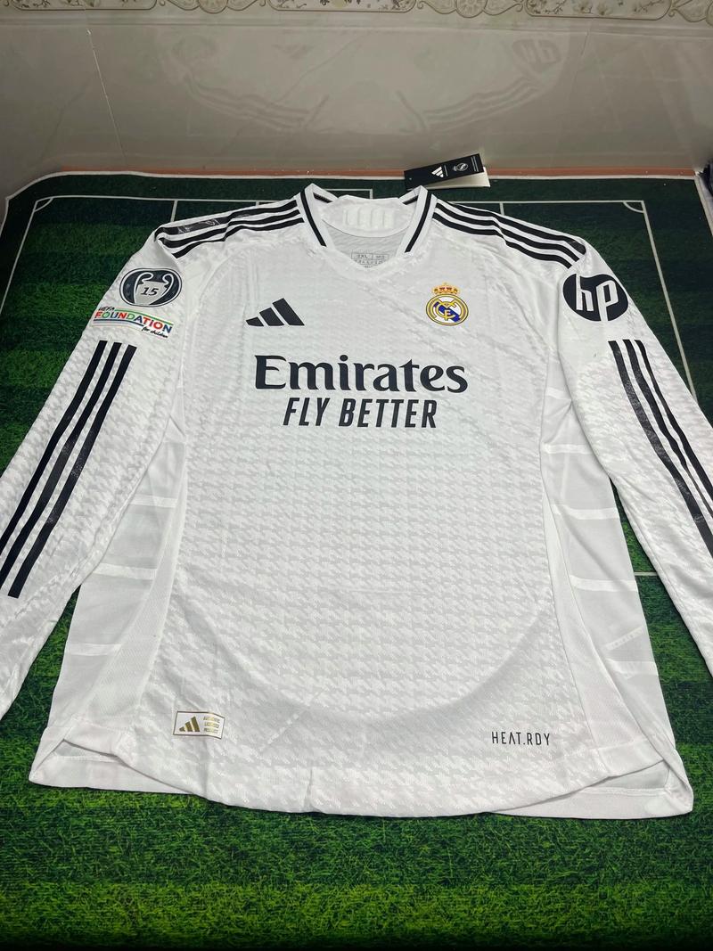 德天空：小腿肌肉受伤的伯卡特至少会缺席12月的比赛