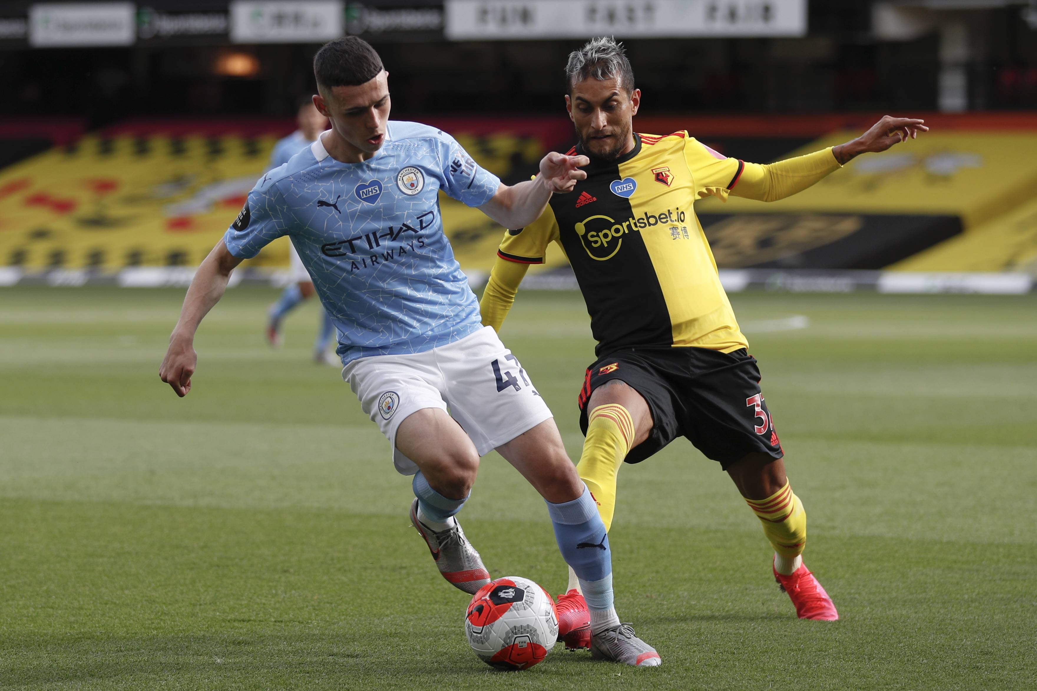 凯文-麦卡利斯特：当然想参加世界杯，阿根廷右后卫竞争很激烈