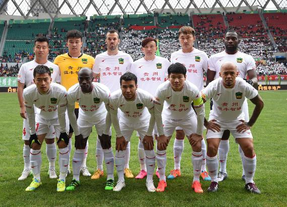 冠军收割机！梅西生涯48冠位居足坛历史头名，阿尔维斯第二